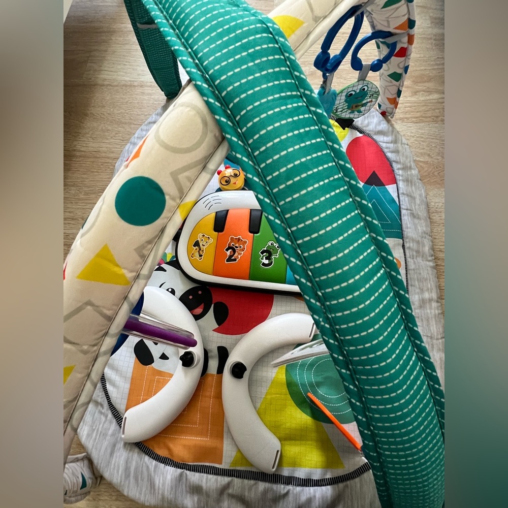 Baby Einstein 4-in-1 Kickin' Tunes Music and Language Discovery Play Gym
